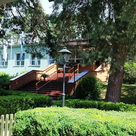 Lesny Osrodek Szkoleniowy W Puszczykowie Puszczykowo Exterior foto
